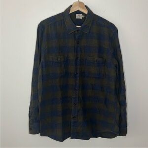 Faherty Legend Buffalo Check Flannel in Blue and Green size XL